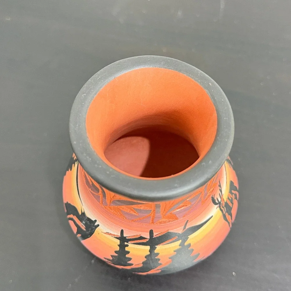 Red Earth Pottery Artist Signed Navajo Native American Hand Painted Vase 4.5